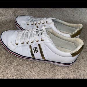 TOMMY HILFIGER SNEAKERS